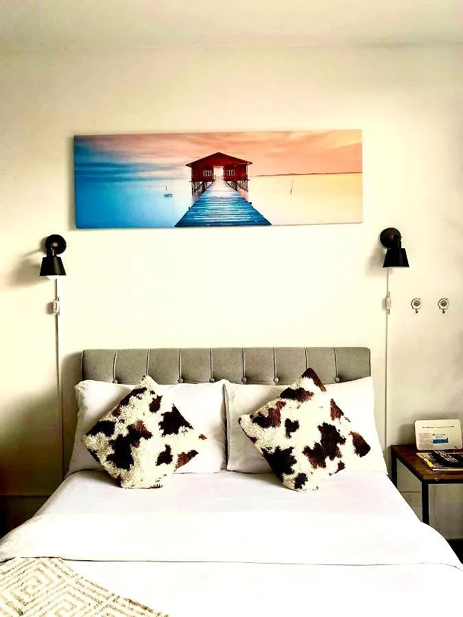 Cozy And Nature Inspired Studio Rooms Mandaluyong Edsa At F Residences Under New Management Manila 0*,